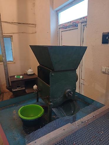 2 el traktör: Qoz fındıq badam qırma makinası. Sənaye tipli dən/çəki xammalı — 2