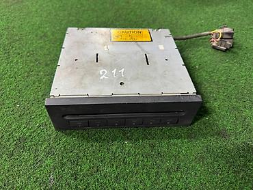 сд аудио: Автомобильный CD-чейнджер на Mercedes-Benz W211 (встроемый — 1