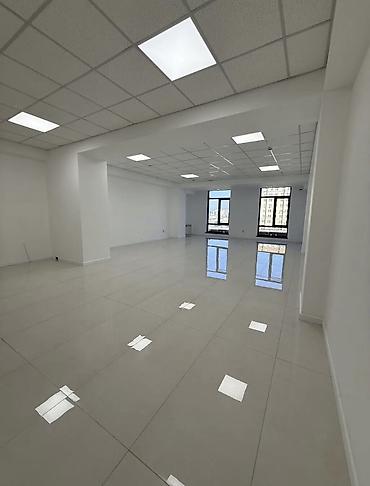 Аренда помещений свободного назначения: Сдаётся офис в центре города — БЦ Бизнес-центр Золотой Локация — 5