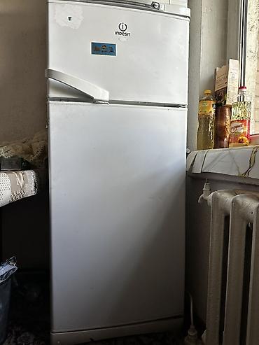 морозильник indesit: Холодильник Indesit, классический двухкамерный с верхней морозильной — 1