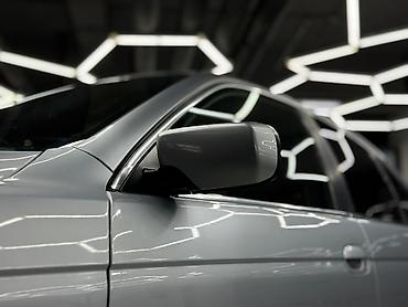 Другие детали салона: BMW — интерьер бизнес-класса с классическим оформлением и богатыми — 19