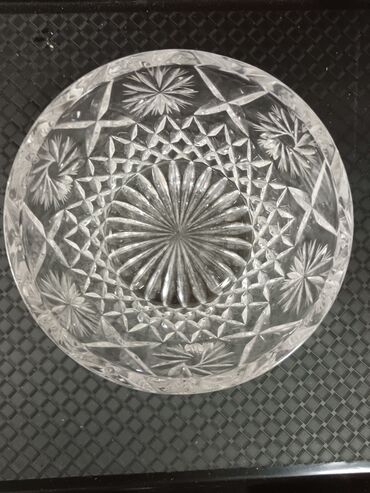 Konfet qabları: Kvars/şüşə kəsim naxışlı qab dəsti - 2 ədəd şəffaf kəsim naxışlı qab — 8