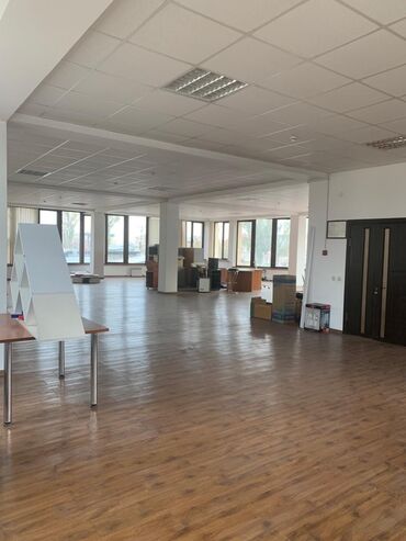 офис для аренды: Сдаю Офис, 240 м², 1 линия