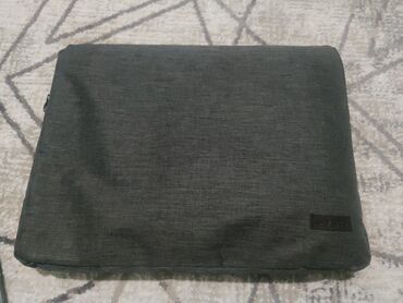 Чехлы и сумки для ноутбуков: Продается совершенно новый чехол для ноутбука качество отличноене