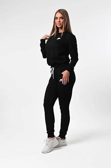 ring: Ženski Nike komplet trenerke – gornji deo i donji deo u crnoj boji - — 7