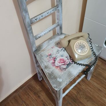 Stolice: Ručno oslikana drvena stolica u shabby chic stilu.Puno drvo.Moze kao — 3