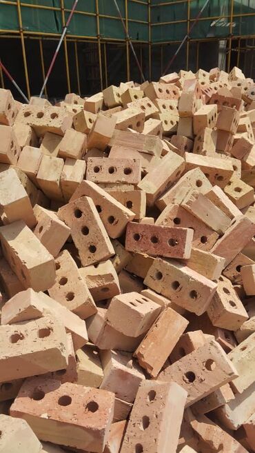 Строительный кирпич: Кирпичи Жжёный кирпич Пустотелый, дырчатый Глиняный, керамический — 5