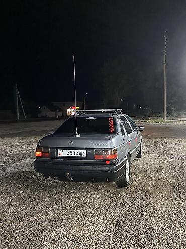 атбашы авто: Volkswagen Passat: 1989 г., 1.8 л, Кол менен иштөөчү, Бензин, Седан — 2