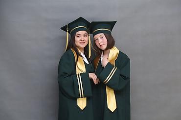 Спецодежда: Мы даем мантии на прокат. Уважаемые выпускники! Ждём ваших заказов — 4