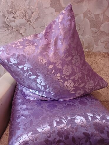 подушка мейрама: Temiz qaz tüküdü hec isdenmiyib 6 ədəd