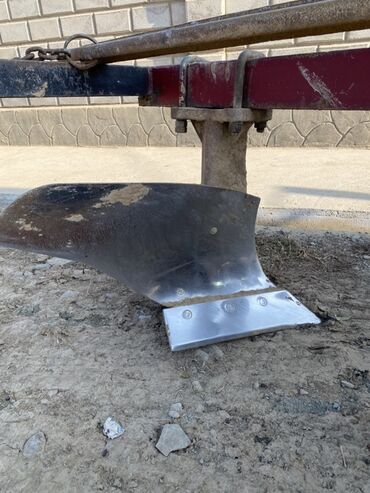 Оборотные плуги, перевертыши: Навесной оборотный плуг для трактора, 5-корпусный. Плн 5-35. Рама — 5