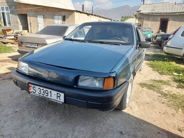 легковой машина: Volkswagen Passat: 1988 г., 1.8 л, Механика, Бензин, Седан