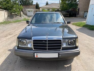 грузовой мерседес бенс: Mercedes-Benz W124: 1990 г., 2.6 л, Механика, Бензин, Седан