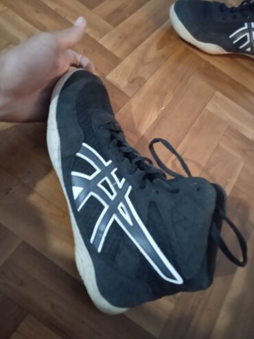 женские костюмы юбка и пиджак: Мужские кроссовки, 43, Asics, Новый, цвет - Черный, Самовывоз