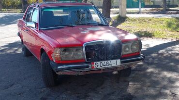 мерседес 1422: Mercedes-Benz W123: 1982 г., 2.4 л, Механика, Дизель, Седан