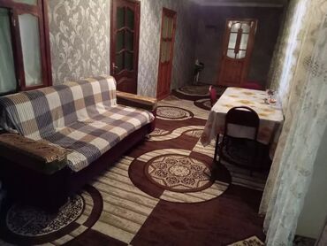 Divan və kreslo dəstləri: Qəhvəyi və bej rənglərdə olan bu çarpayı otağı mebeli dəsti rahat
