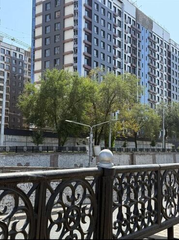 пустая квартира: 3 бөлмө, 97 кв. м, Элитка, 12 кабат, ПСО (өзү оңдоп түзөтүп бүтүү үчүн)