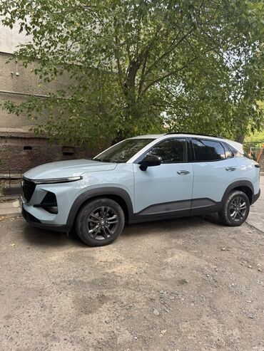 рено кангу: Автомобиль Baojun RS-3 голубом цвете с чёрными акцентами, включая