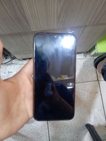 Digər mobil telefonlar: Salam telefon. redmi7 dir ela vezyetdedir eziyi yoxdur qara rengdedir