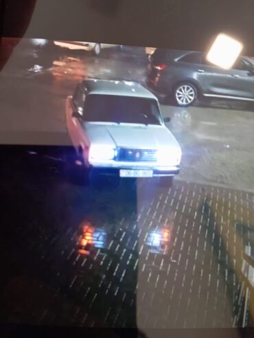 ваза для фруктов богемия: Model: Lada Riva/VAZ 2107, ağ rəng Kuzov: 4 qapılı sedan Sükan: sol