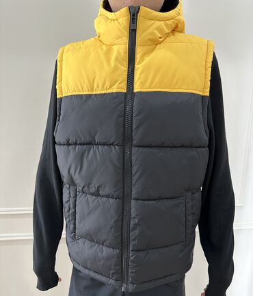 куртки для весны мужские: Куртка S (EU 36), M (EU 38), түсү - Кара