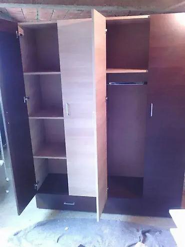 pult: Ormar 31 Materijal: Ormar se izrađuje od univera debljine 18mm u — 3