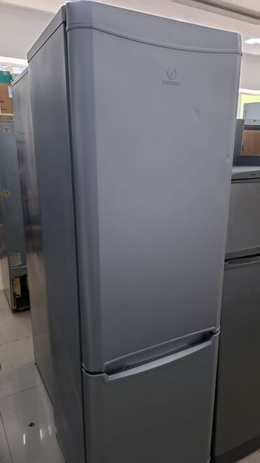 et soyducusu: 2 qapılı Indesit Soyuducu Satılır, rəng - Boz