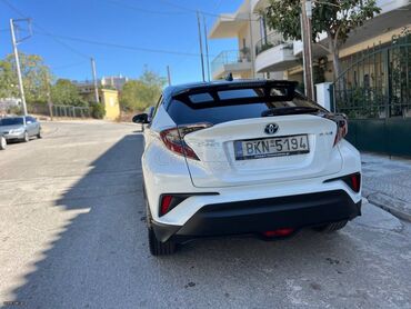 Toyota C-HR: 1.8 l. | 2019 έ. SUV/4x4