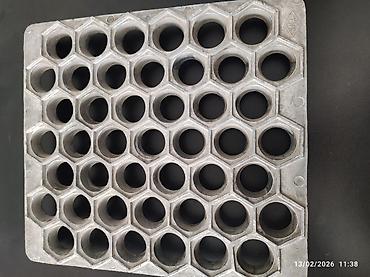 duşbere: Düşbərə kəsən - Ölçü: təxmini kvadrat forma, 4 küncdə yumru bucaqlar — 1