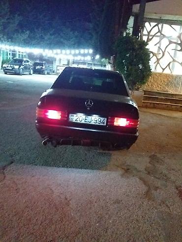 bmw e 38: Mercedes-Benz sedan (W111“190” seriyası) - Korpus: 4 qapılı sedan — 3