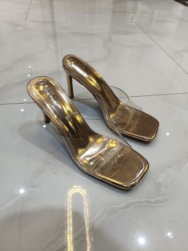 Basanoşka və səndəllər: Ölçü: 39, rəng - Sarı, Yeni — 7