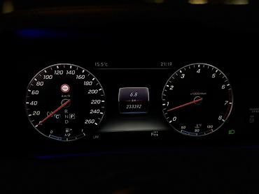 вдоль реки: Mercedes-Benz S-Class: 2019 г., 3 л, Автомат, Бензин, Седан — 9