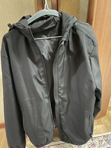 стильная куртка на весну: Куртка 6XL (EU 52), цвет - Черный