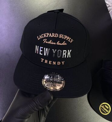 повязка на голову: Черная кепка Lackpard Supply с надписями «Fashion leader», «New York»