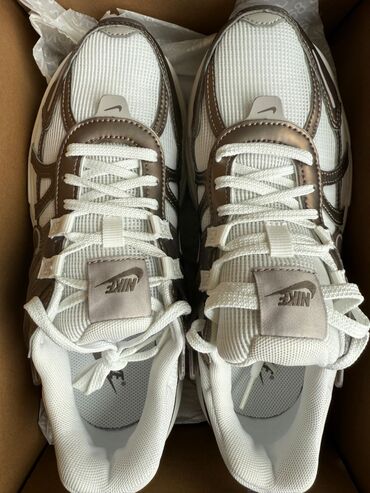 женские кроссовки nike flyknit: Кроссовки, 37.5, 38, Nike, Новый, цвет - Бежевый, Самовывоз