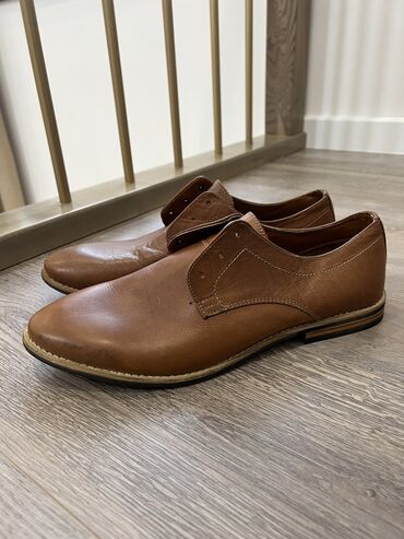 размер 43 туфли: Новые кожаные туфли, качественная кожа. Размер 43. Цена 2500 без