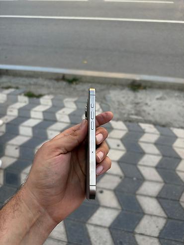 apple eatch: IPhone 15 Pro, Space Gray, Face ID — 4