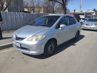 Honda: Honda Fit Aria: 2004 г., 1.5 л, Вариатор, Бензин, Седан