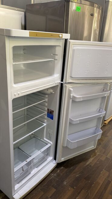 kamera dovje: 2 qapılı Indesit Soyuducu Satılır, rəng - Ağ