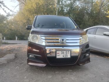 Honda: Honda Stepwgn: 2012 г., 2 л, Вариатор, Бензин, Минивэн