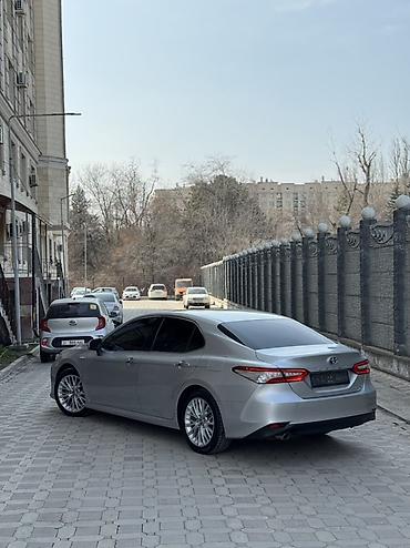 Toyota: Toyota Camry: 2018 г., 2.5 л, Вариатор, Гибрид, Седан — 5