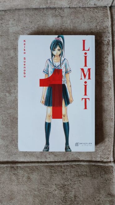 Komikslər, manqa: Vinland saga 5-li set - 40 azn (satıldı) Goblin slayer 4-lü set - 28 — 2