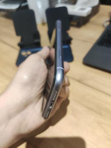Apple iPhone: IPhone 11 — 4