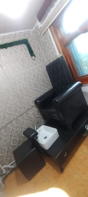 güzgü satılır: Pedikür kreslosu