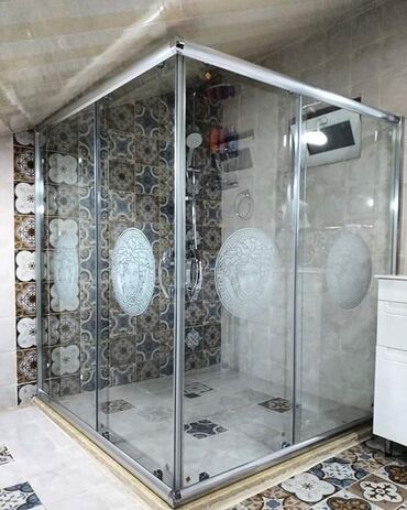 Duş kabinaları, arakəsmələr: Yeni Üstü açıq kabina, Künc üçün — 30