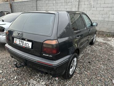 Volkswagen: Volkswagen Golf: 1992 г., 1.8 л, Механика, Бензин, Седан