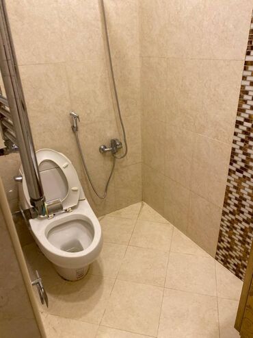 Uzunmüddətli kirayə mənzillər: Qara Qarayevdə metroya 5 dəgigəlik məsafədə Bolmartın yanıda 13 — 5