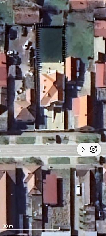 Kuće na prodaju: 380 kv. m, 8 soba — 12