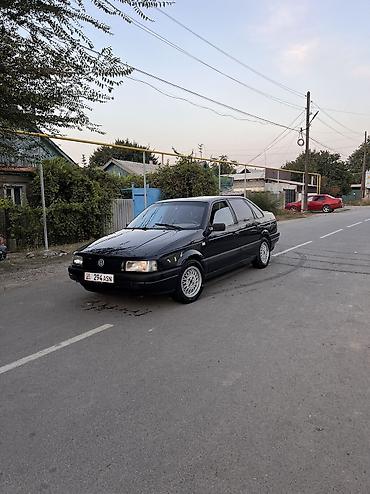 аренда авто спарк: Volkswagen Passat: 1989 г., 1.8 л, Механика — 2