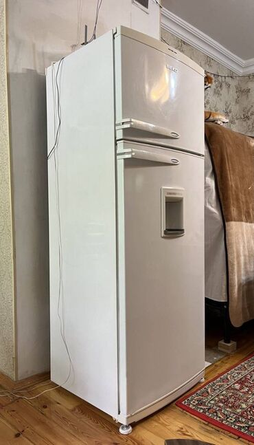i̇şlenmiş soyducu: Б/у Двухкамерный Beko Холодильник цвет - Белый